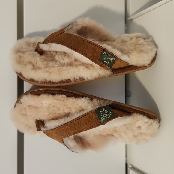 🔻Sheepskin Lined Flip Flops Slippers  by Cloud Nine Sheepskin Women's Size 6 - Picture 1 of 7